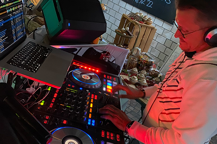 DJ Pult