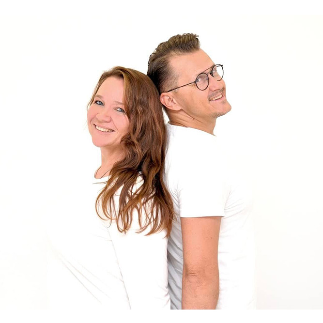 Sabine und Dirk Ockel Rücken an Rücken